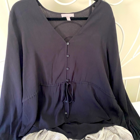 Chelsea 28 Blouse - Picture 2 of 6